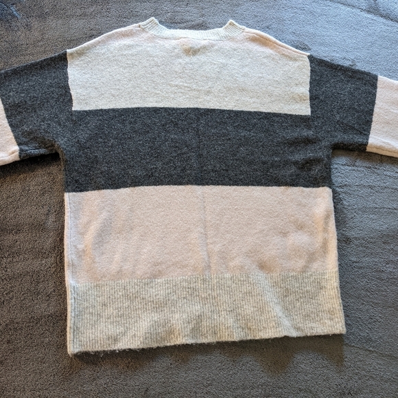 Multi pack sweaters - Picture 7 of 16